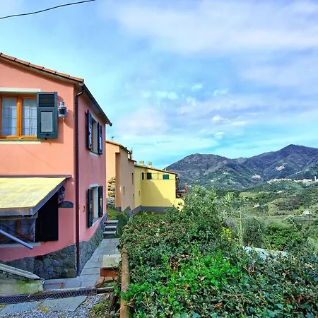 Legnaro Sleeps 5 With Air Con And Wifi شقة