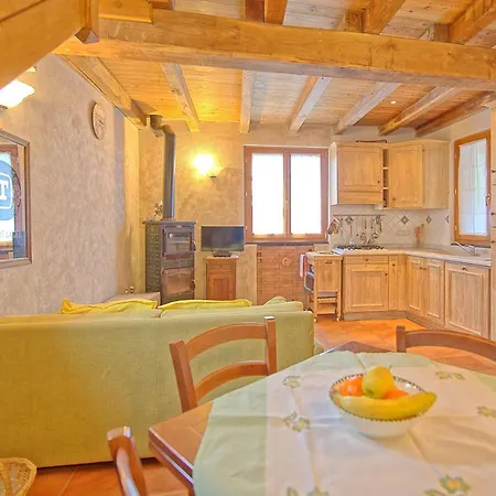 شقة Legnaro Sleeps 5 With Air Con And Wifi *