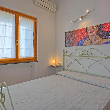 Legnaro Sleeps 5 With Air Con And Wifi * Vignana